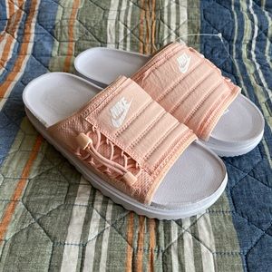 Woman’s Nike Asuna Slide Sandal